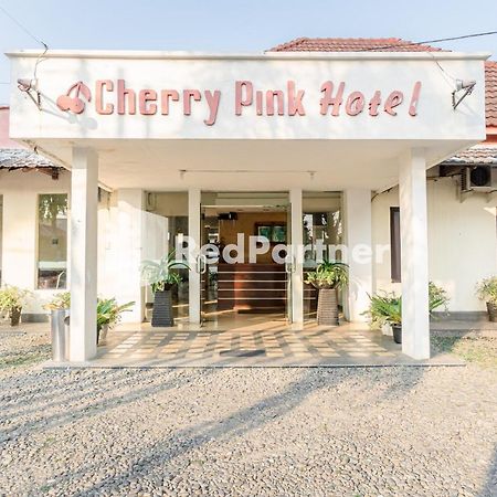 OYO 91141 Cherry Garden Hotel Medan Exterior foto