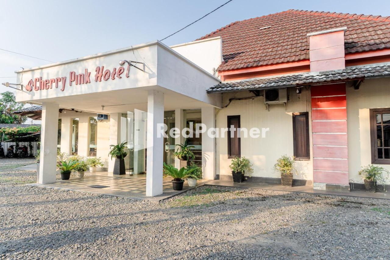 OYO 91141 Cherry Garden Hotel Medan Exterior foto